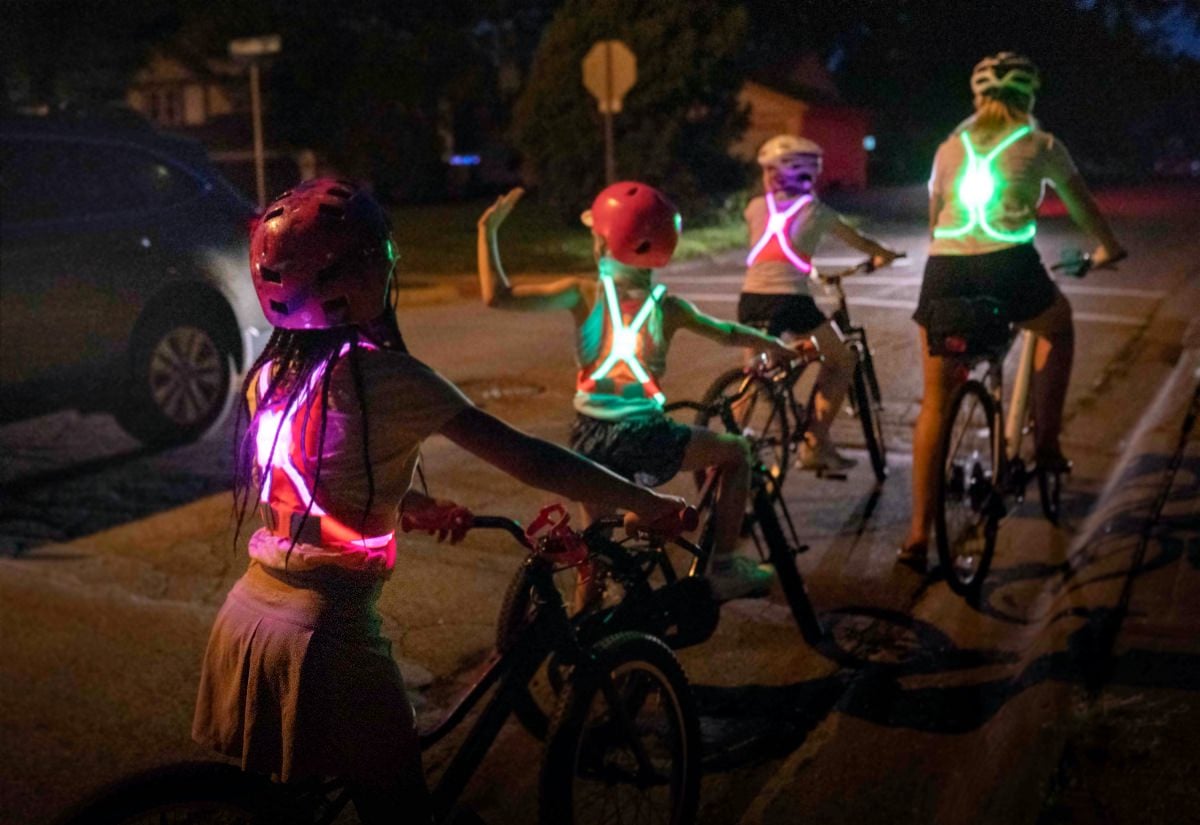 Noxgear Tracer Junior – Illuminated & Reflective Vest | MunroKennels.com